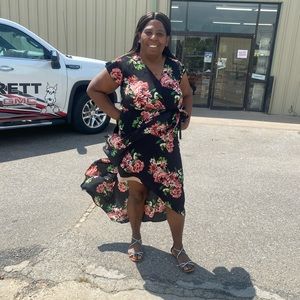 Meet your Posher, Flora